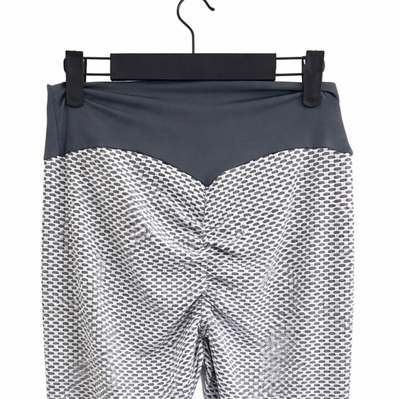 Pants - TIKTok VIRAL honeycomb textured leggings 
 sculpts high waist booty lift Size M